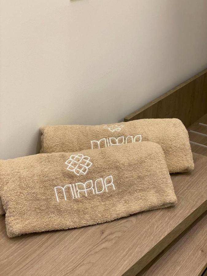 Mirror Hotel 波利克罗诺 外观 照片