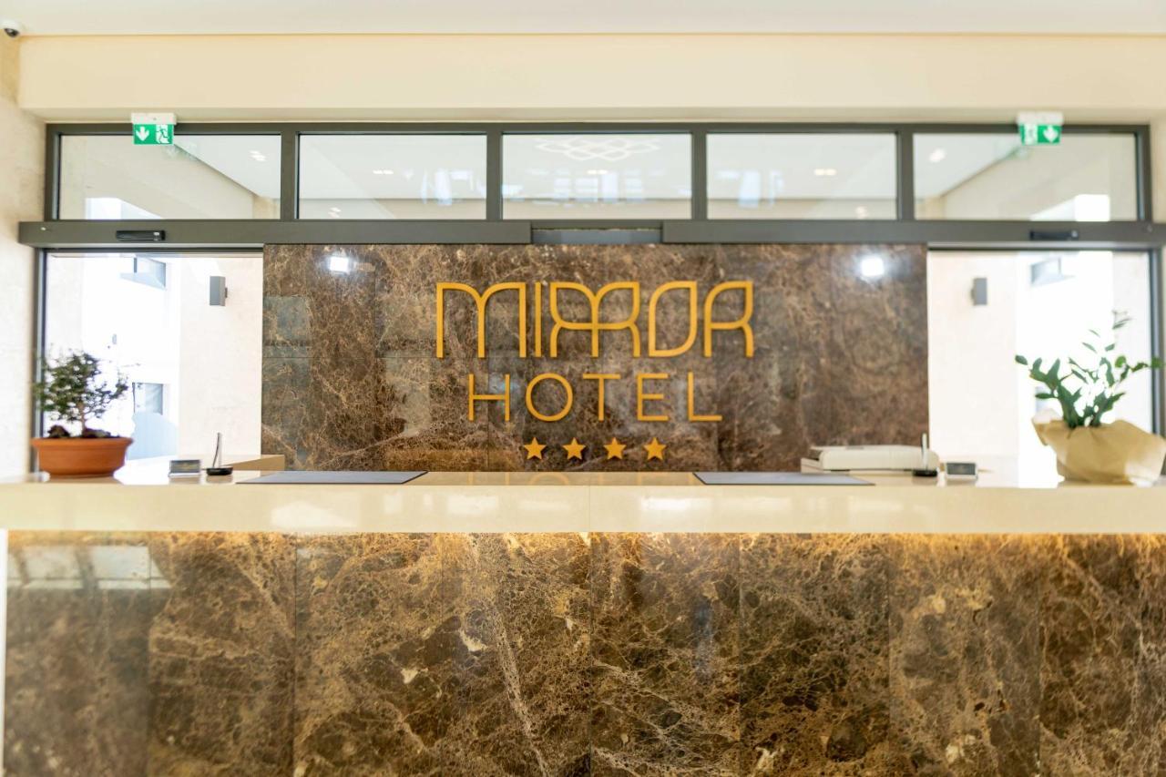 Mirror Hotel 波利克罗诺 外观 照片